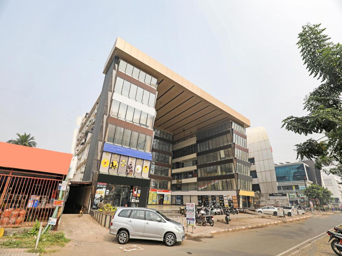 Hotel Gokul Solitaire, Surat Bhatha Exterior photo